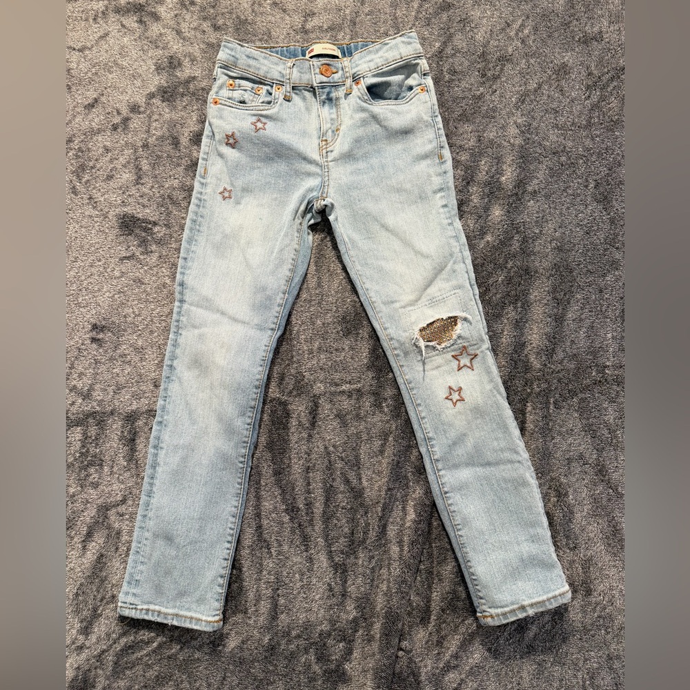 Levi’s Girls Girlfriend Jeans – Star Detail Distressed Denim